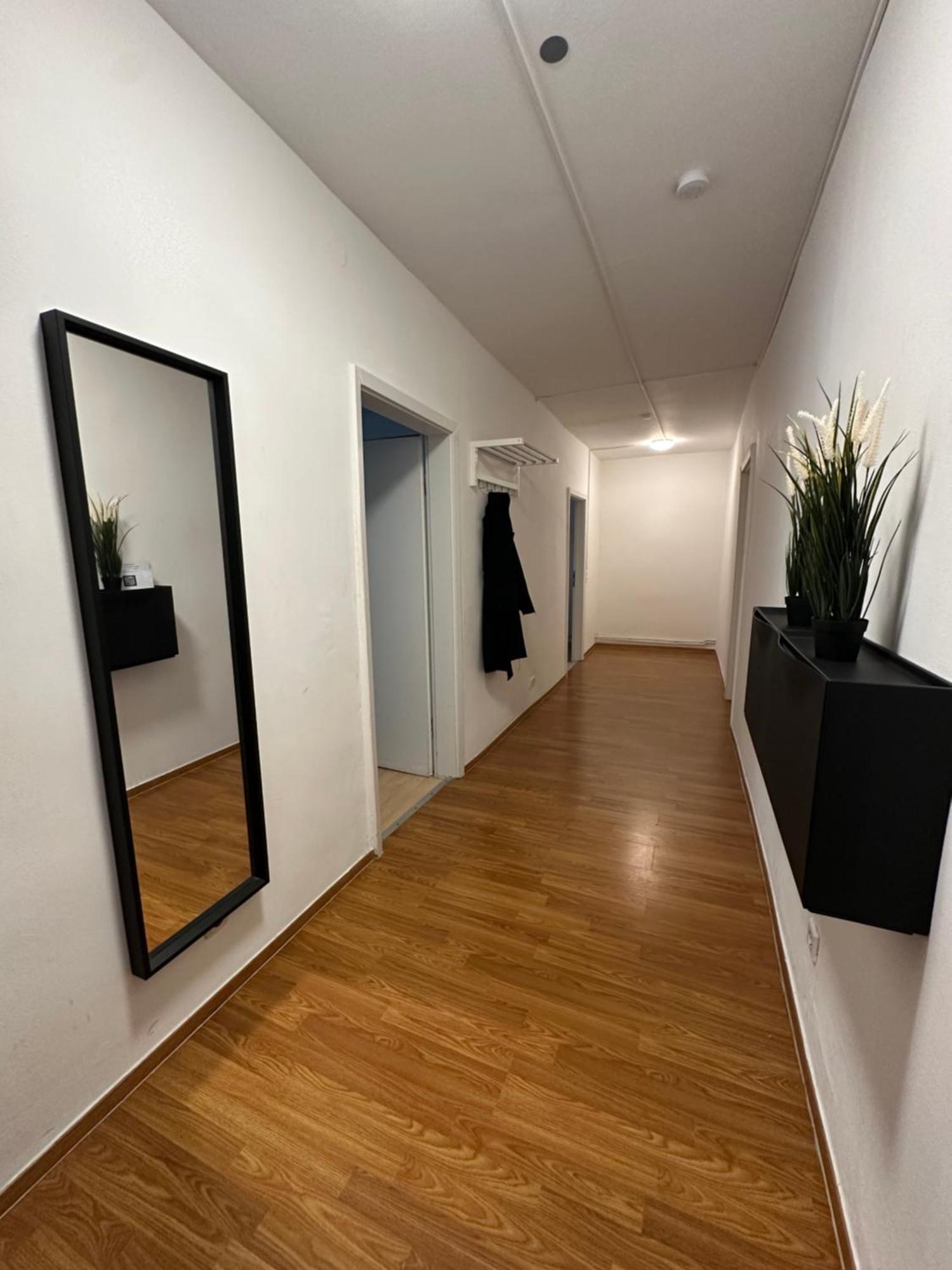City Apartments Direkt Am Hauptbahnhof - Perfekt Fuer Pendler Und Monteure 노이뮌스터 외부 사진